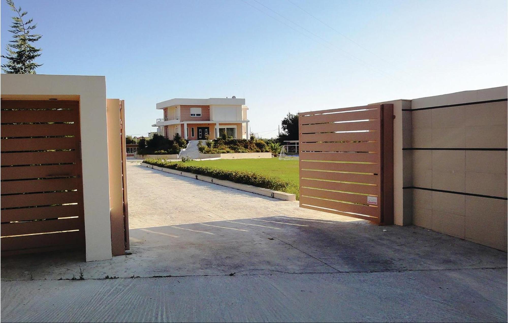 Lovely Home In Preveza With Outdoor Swimming Pool Κανάλι Εξωτερικό φωτογραφία